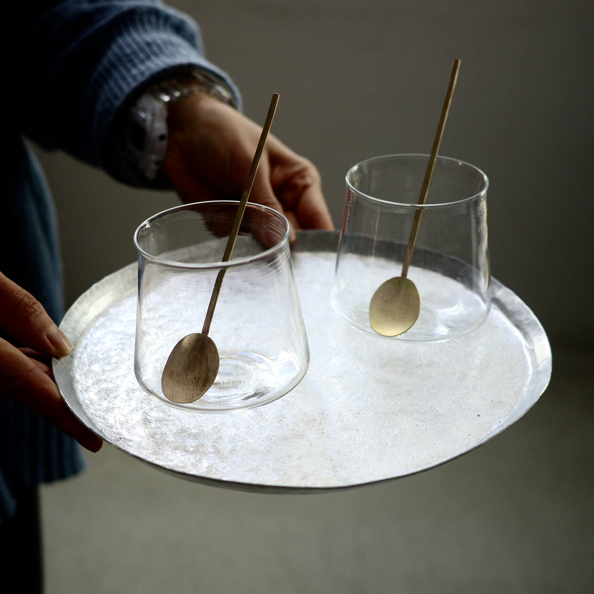 純銀製のお皿　134グラム アルミトレイ皿(円)24cm 山田憲栄 – KOHORO