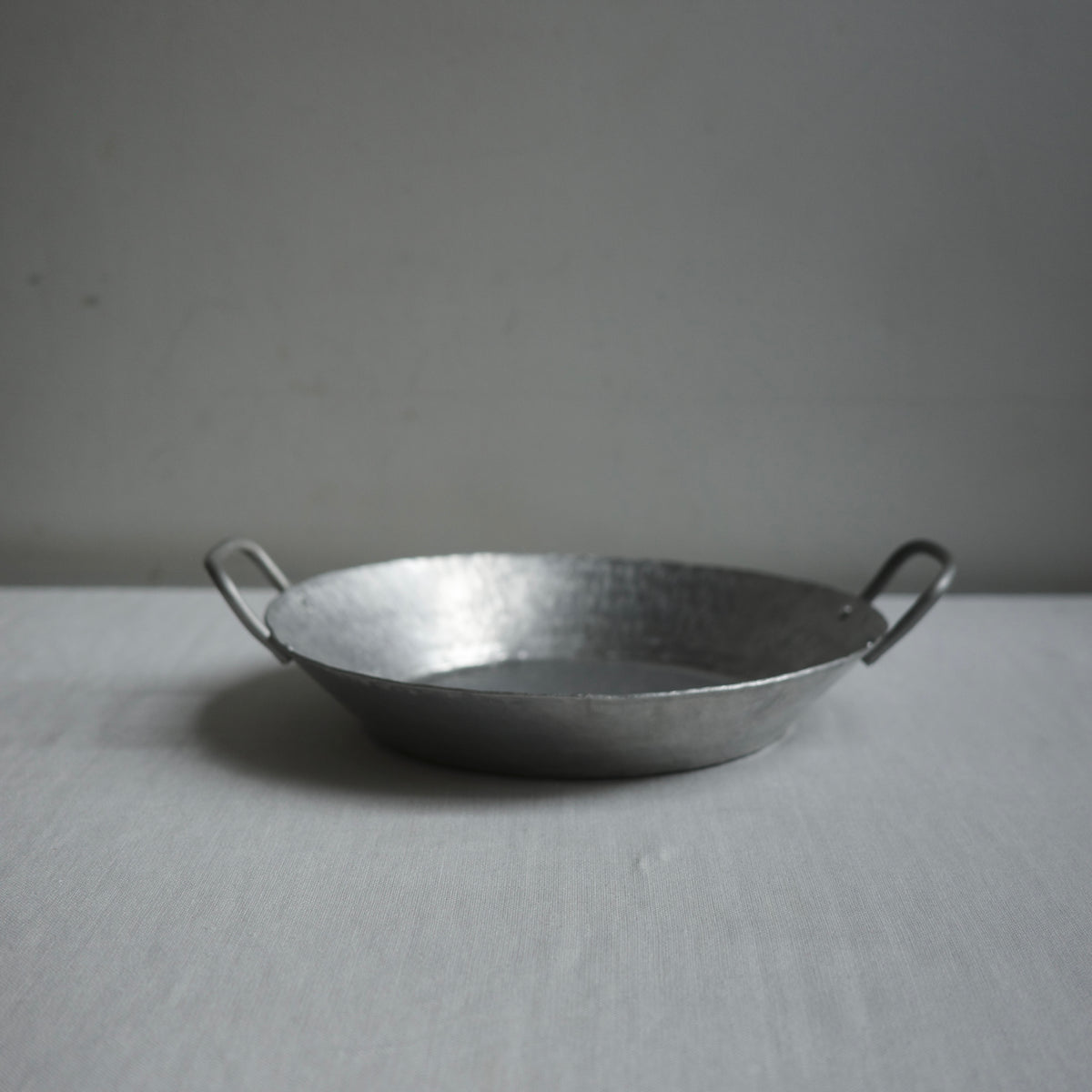 アルミ平鍋(高)取手付き(大) 山田憲栄 – KOHORO