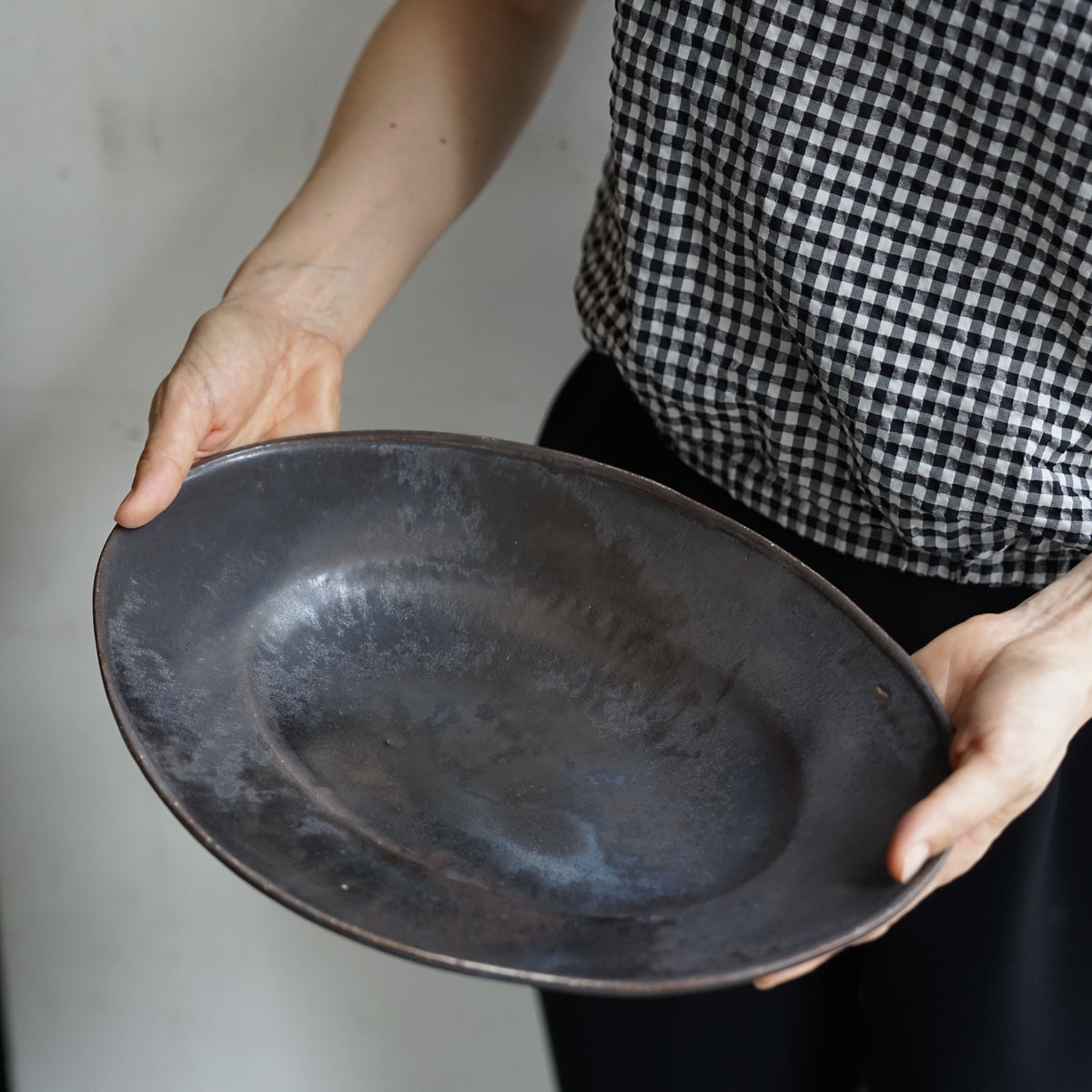 林拓児さん　オーバル　L 楕円皿　黒釉 黒釉 楕円皿 大 林拓児 – KOHORO