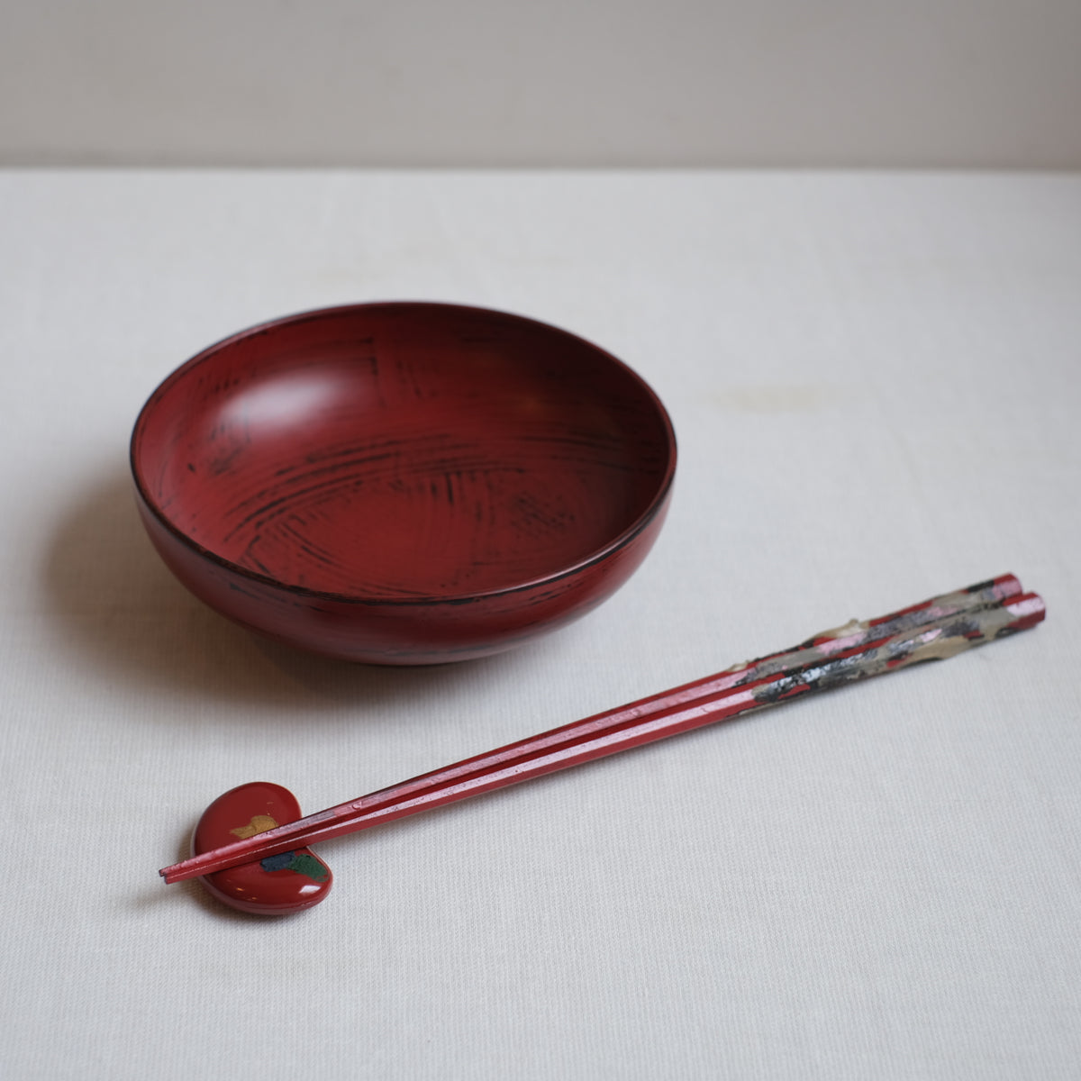 新品　山岸厚夫　漆器作家　根来塗　漆器　刷毛目　椿皿　銘々皿　菓子皿　5枚セット 新品 山岸厚夫 漆器作家 根来塗 漆器 刷毛目 椿皿 銘々皿 菓子皿