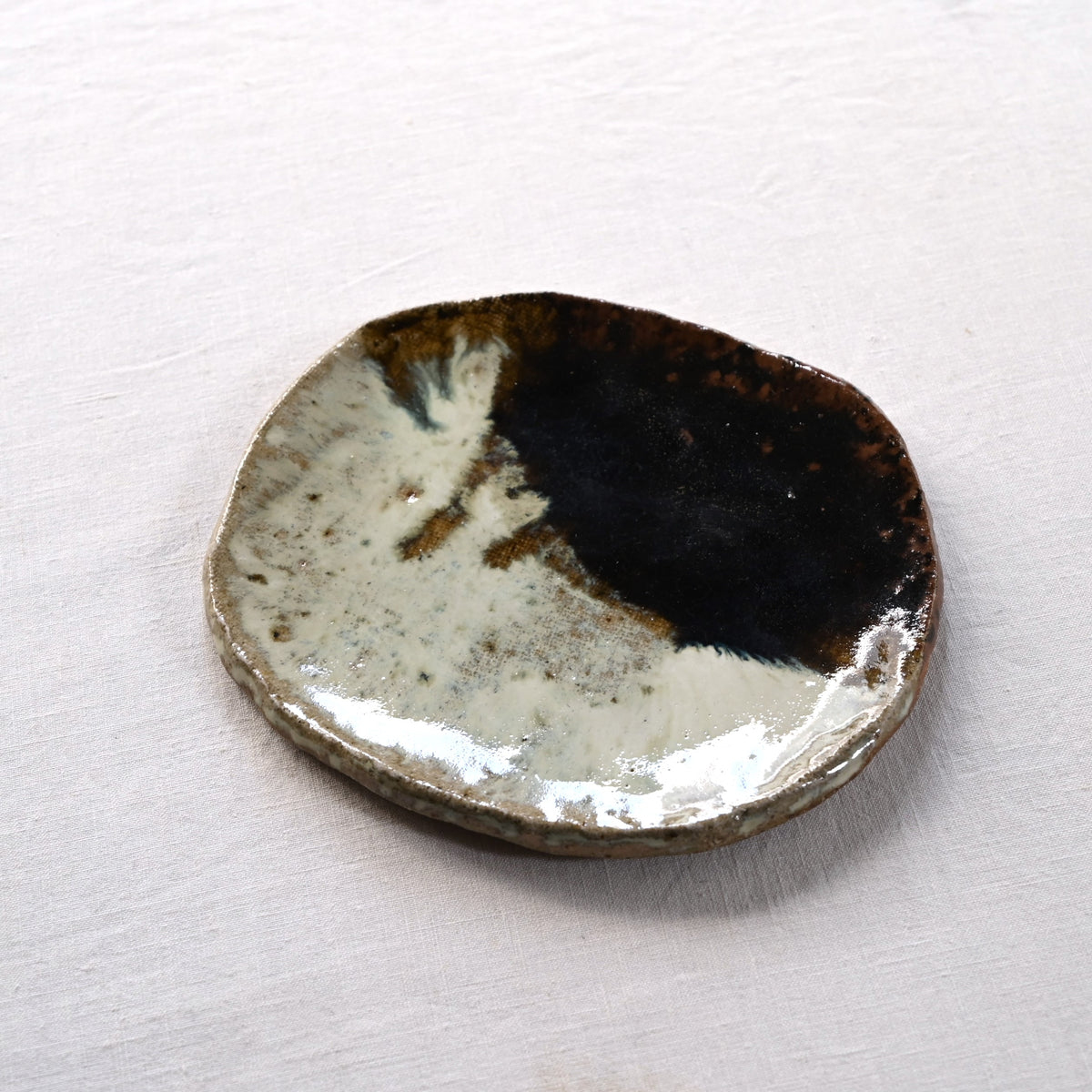 朝鮮タタラ楕円皿(978)府川和泉 – KOHORO