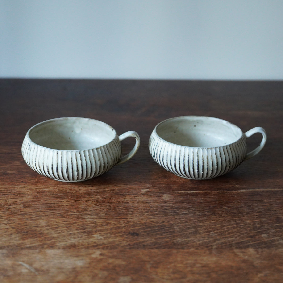 灰粉引 鎬スープカップ 小倉夏樹 – KOHORO