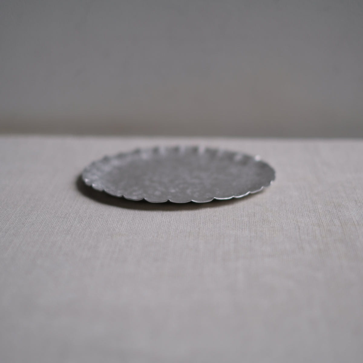アルミ皿(丸)大 フリル 山田憲栄 – KOHORO