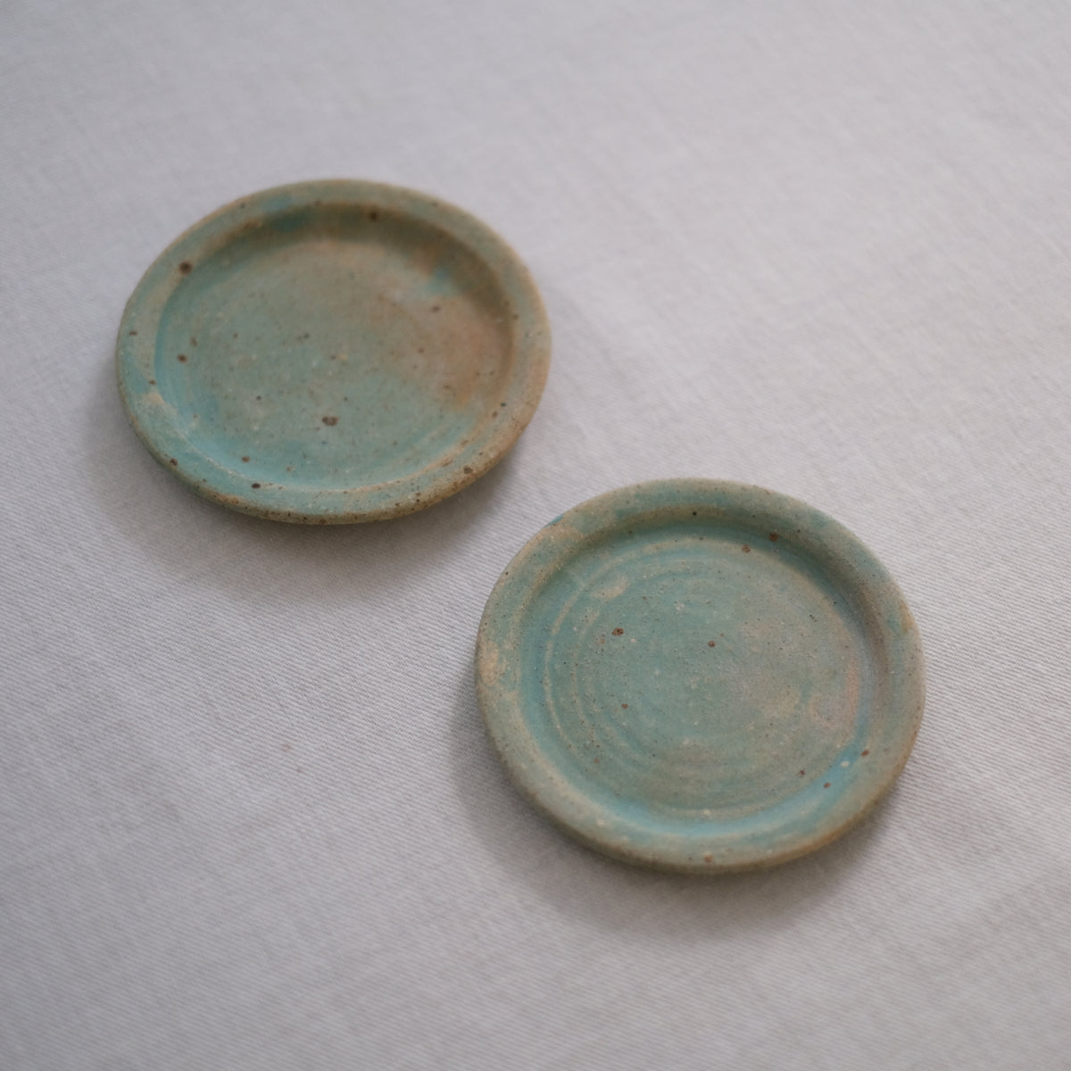 小皿手捻り 若草 水谷智美 – KOHORO