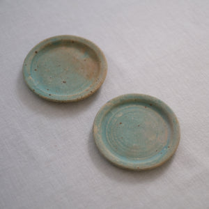 小皿手捻り 若草 水谷智美 – KOHORO