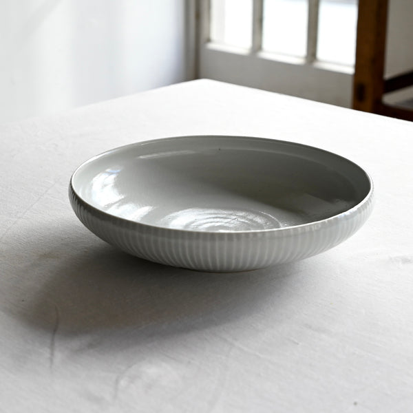 白磁鎬浅ボウル 阿南維也 – KOHORO