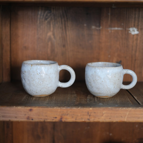 ポテトマグカップ 藁灰釉 水谷智美 – KOHORO