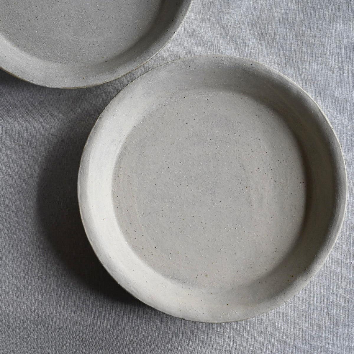 丸皿(高台) 鈴木敬子 – KOHORO