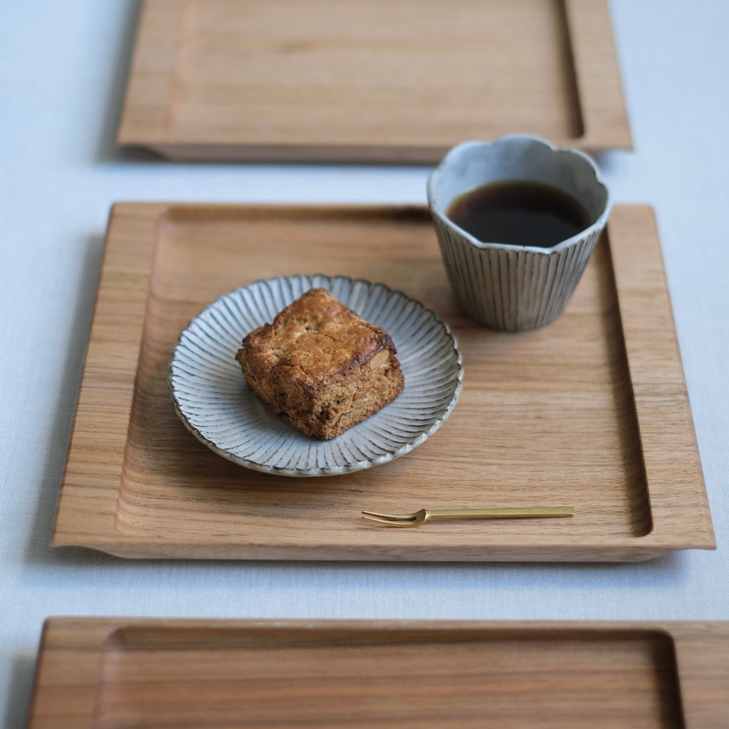 トレー  小　會田竜也