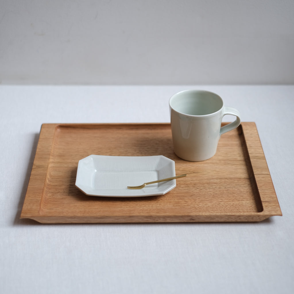 トレー  中　會田竜也