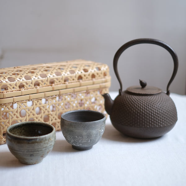 A0341】長文堂 古代平丸形？鉄瓶/在銘/茶道具/水漏れなし/容量不明/現状品 A0341】長文堂 古代平丸形？鉄瓶/在銘/茶道具/水漏れなし/容量不明/現状