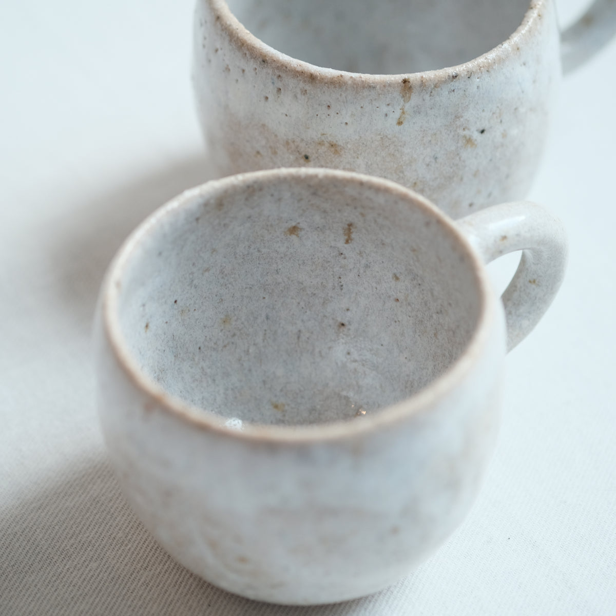 ポテトマグカップ 藁灰釉 水谷智美 – KOHORO