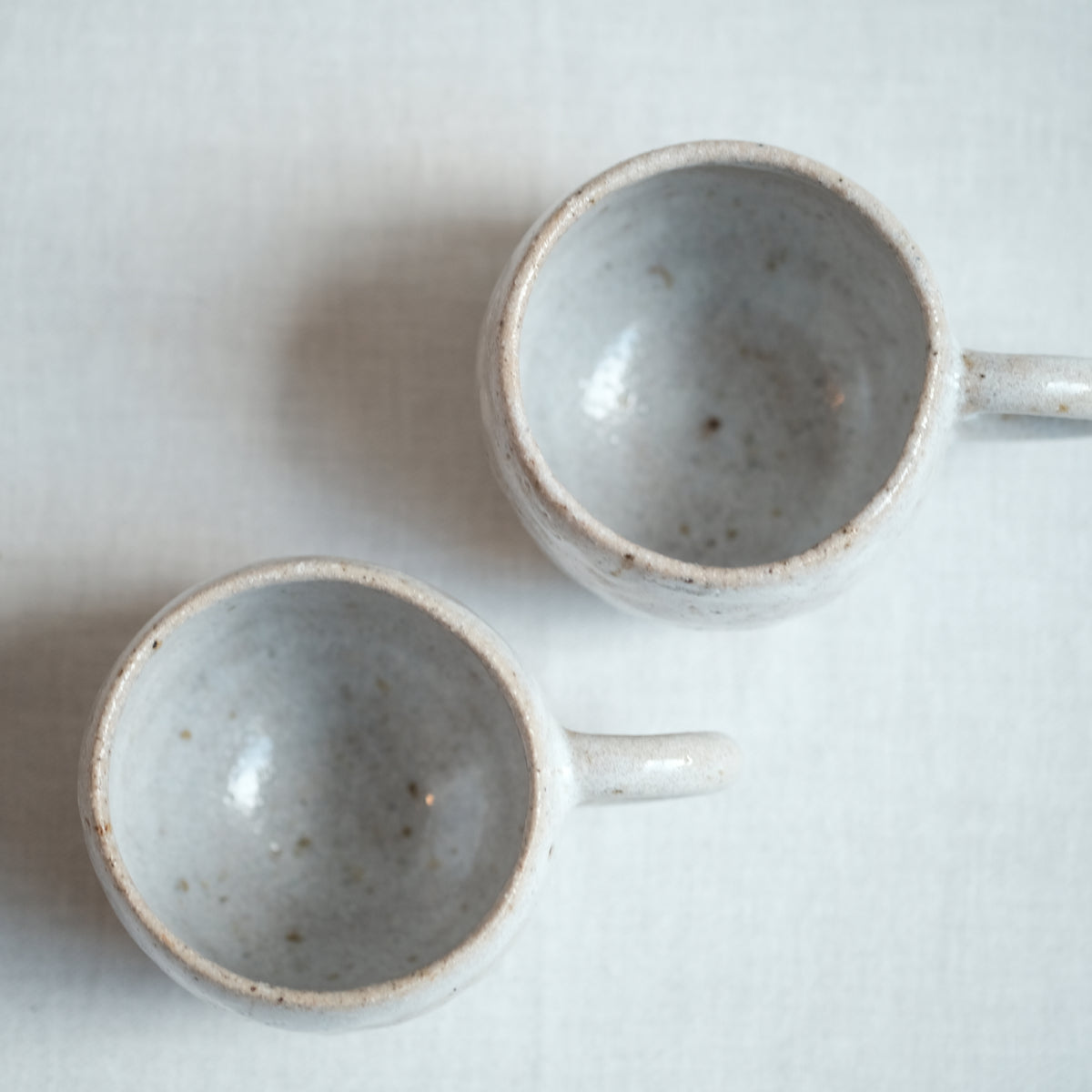 ポテトマグカップ 藁灰釉 水谷智美 – KOHORO