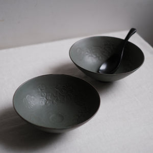 緑釉陽刻紋6寸鉢(918) 生形由香