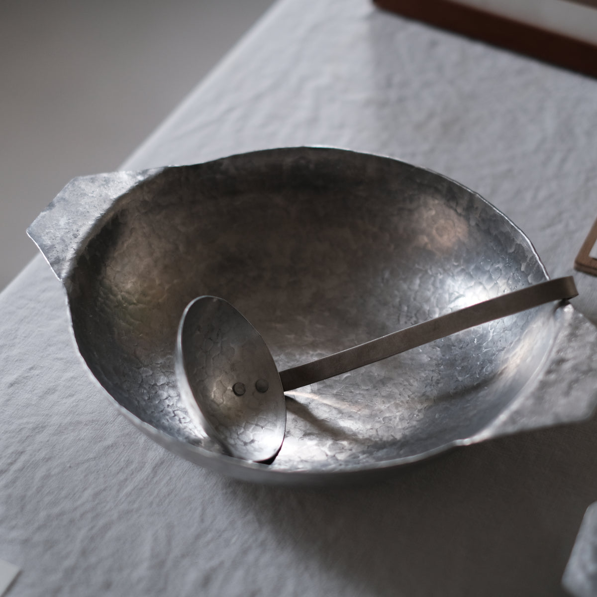 アルミ丸鍋(大) 山田憲栄 – KOHORO